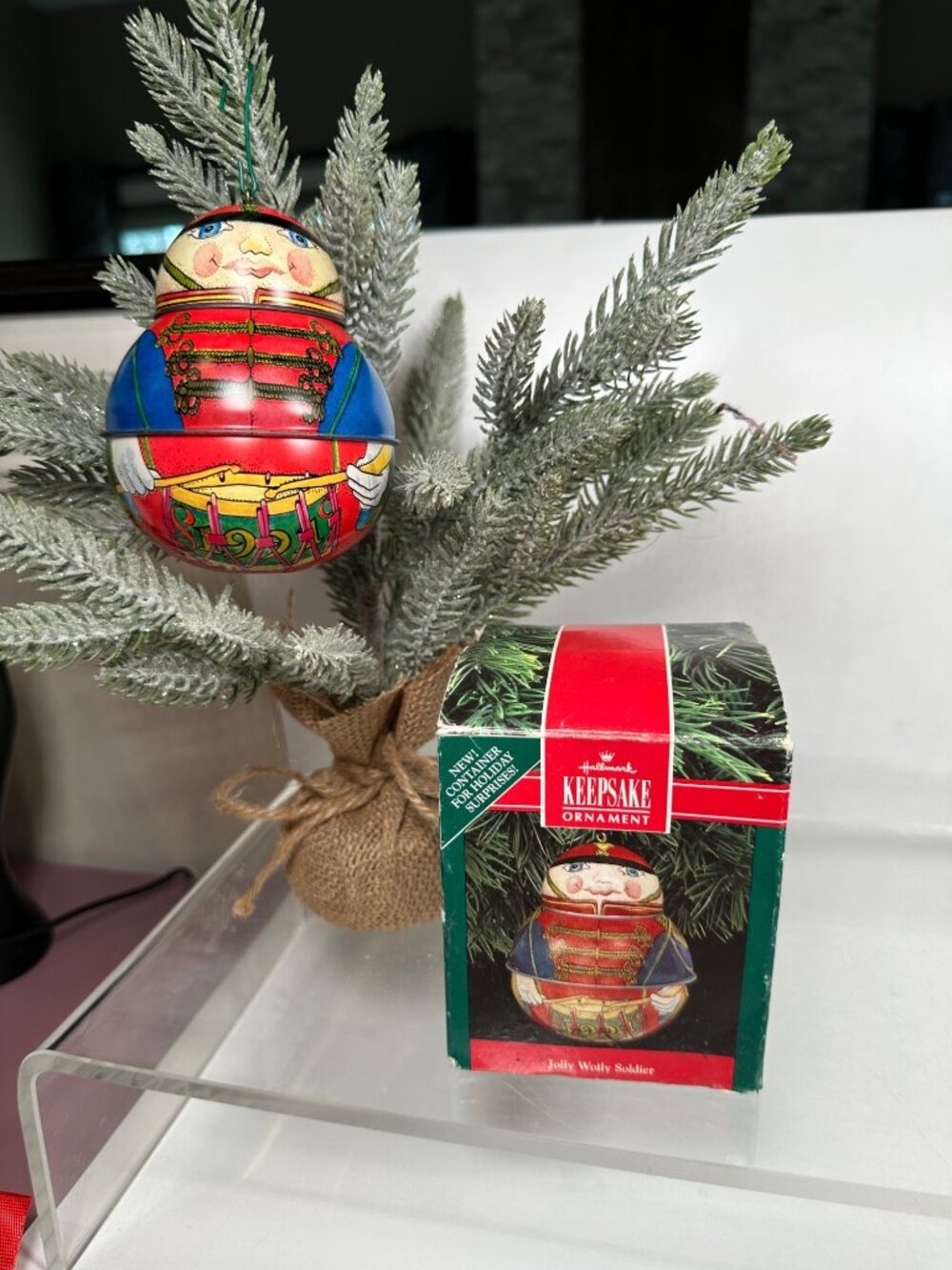 1996 Hallmark Keepsake Around the World Ornament QX5429 5" Christmas Globe